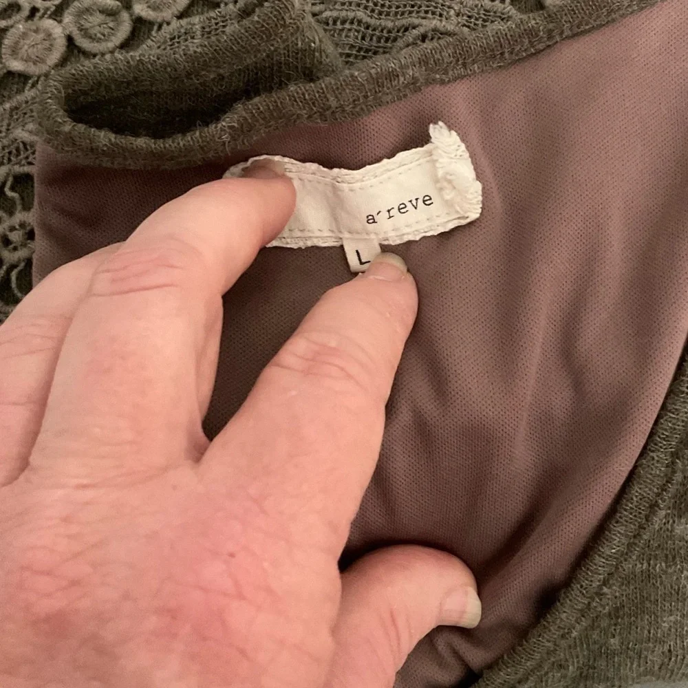 A’reve top. Long sleeve. Size L - Picture 6 of 7